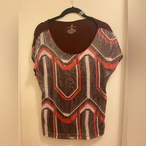 NY and co rayon/ polyester  beaded short sleeve top size S maroon